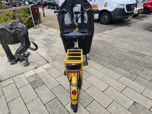 Afbeelding in Gallery-weergave laden, ZGAN elektrische bakfiets Dolly met middenmotor Bafang, slechts 6.935 km gereden.
